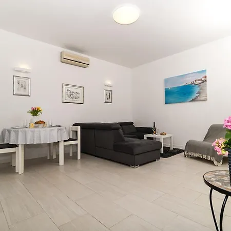House Dijana, Kanica Holiday home