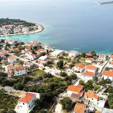 House Dijana, Kanica *